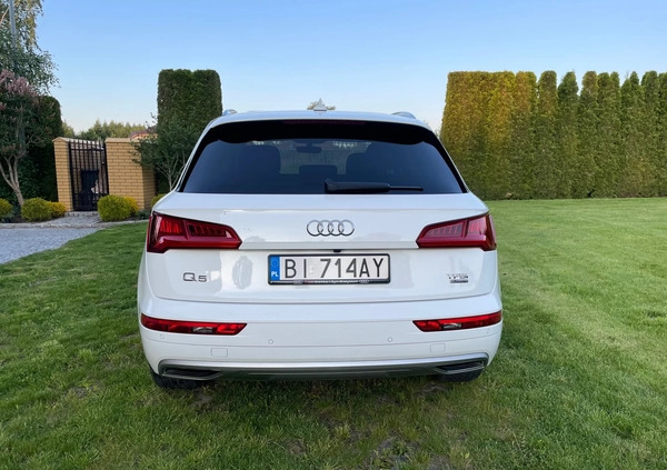 Audi Q5 cena 111000 przebieg: 87360, rok produkcji 2017 z Białystok małe 92